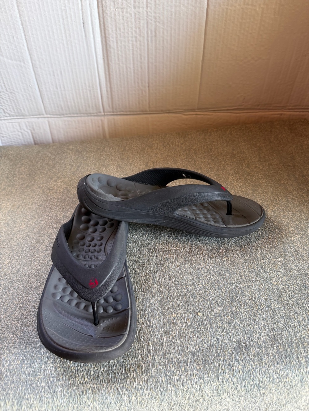 Unisex Black Comfort Flip-Flop Sandals